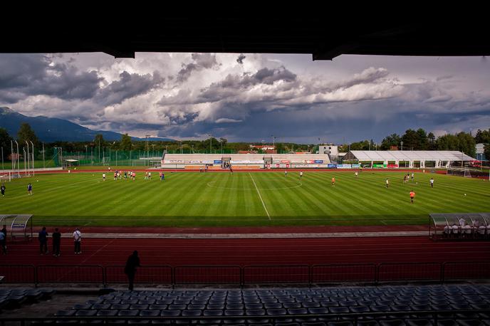 Športni park Kranj | Stadion Triglava v Kranju se prenavlja. | Foto Vid Ponikvar