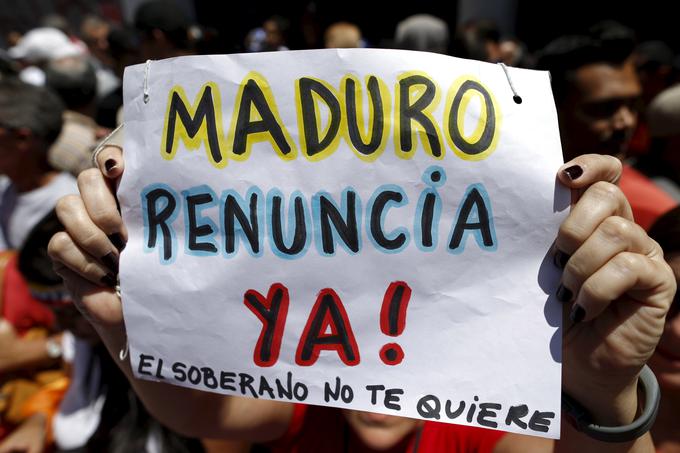 Državljani od Madura zahtevajo, naj odstopi. Tudi Chavezovi podporniki si pravzaprav želijo sprememb. | Foto: Reuters