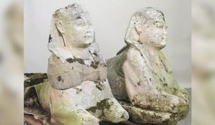 Več tisoč let stara egipčanska kipa zamenjali za poceni kopiji