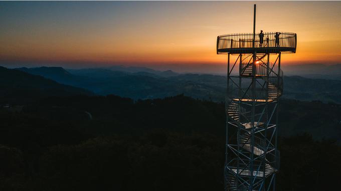Povzpnite se po 185 stopnicah do vrha Stolpa zdravja in veselja, ki stoji pod vrhom 622 metrov visokega hriba Silavec, s katerega imate krasen razgled na širšo okolico. | Foto: Arhiv Terme Olimia | Foto: 