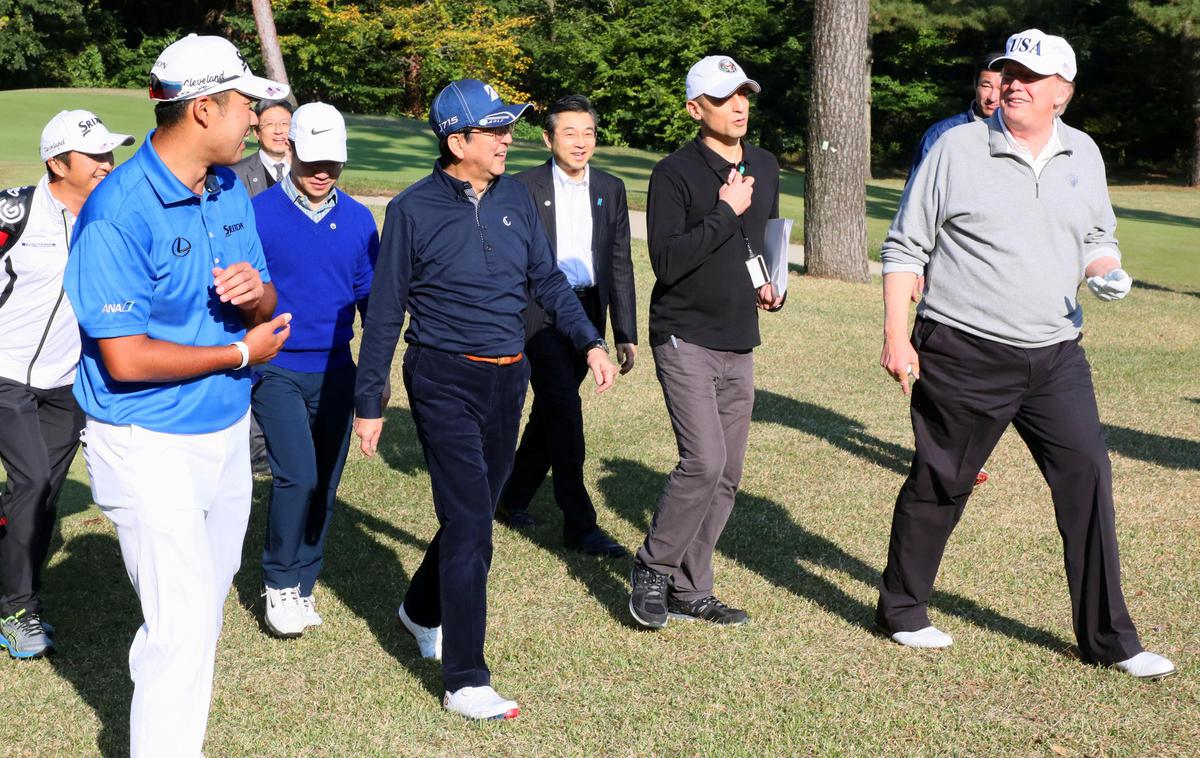 šinzo abe, donald trump, golf | Foto Reuters