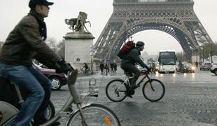 Nov zakon spreminja avtomobilske oglase: tako so se tega lotili Francozi