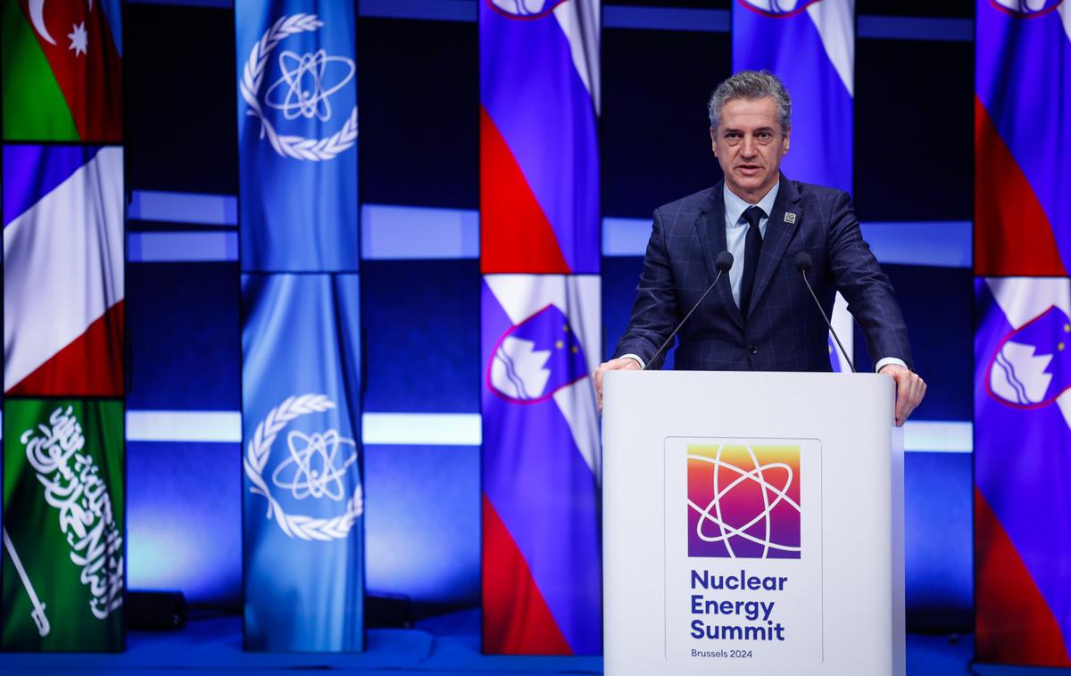 Robert Golob | Premier Robert Golob je v Bruslju opozoril, da je globalno segrevanje ena izmed največjih groženj človeštvu in da je treba storiti vse, kar je mogoče, da se razogljiči vse sektorje, najprej energetskega. | Foto STA