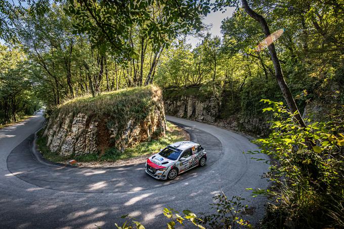 Med dvokolesno gnano konkurenco najhitrejša Marko Grossi in Tara Berlot (peugeot 208 rally4). | Foto: WRC Croatia