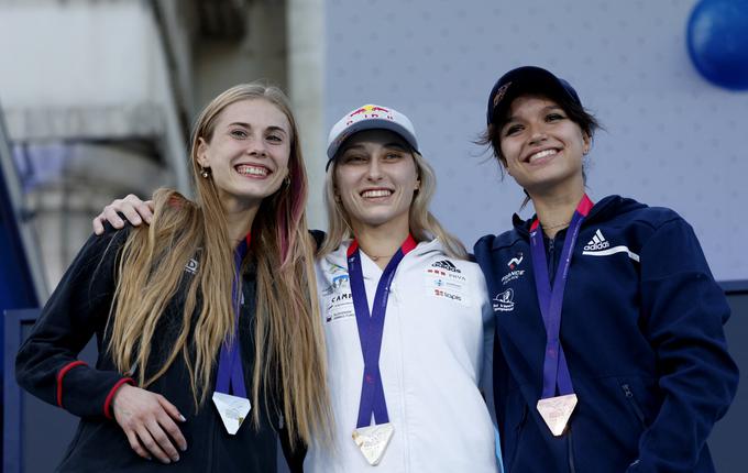Najboljša trojka na balvanih: Hannah Meul, Janja Garnbret in Oriane Bertone. | Foto: Reuters
