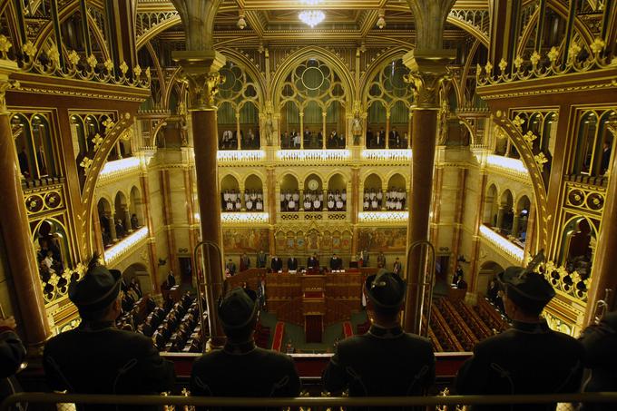 Žalna seja madžarskega parlamenta ob 90. obletnici Trianonske pogodbe | Foto: Reuters