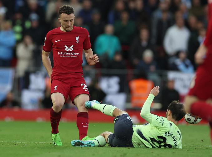 Jota je sicer z Liverpoolom v nedeljo zabeležil zmago nad Manchester Cityjem, a je tekmo končal predčasno. | Foto: Reuters