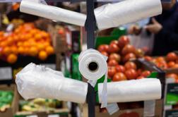 Brez enotnih rešitev za nadomestek plastičnih vrečk na oddelkih sadja in zelenjave