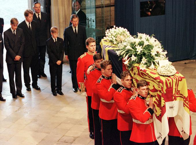 Pogreb princese Diane leta 1997 | Foto: Reuters