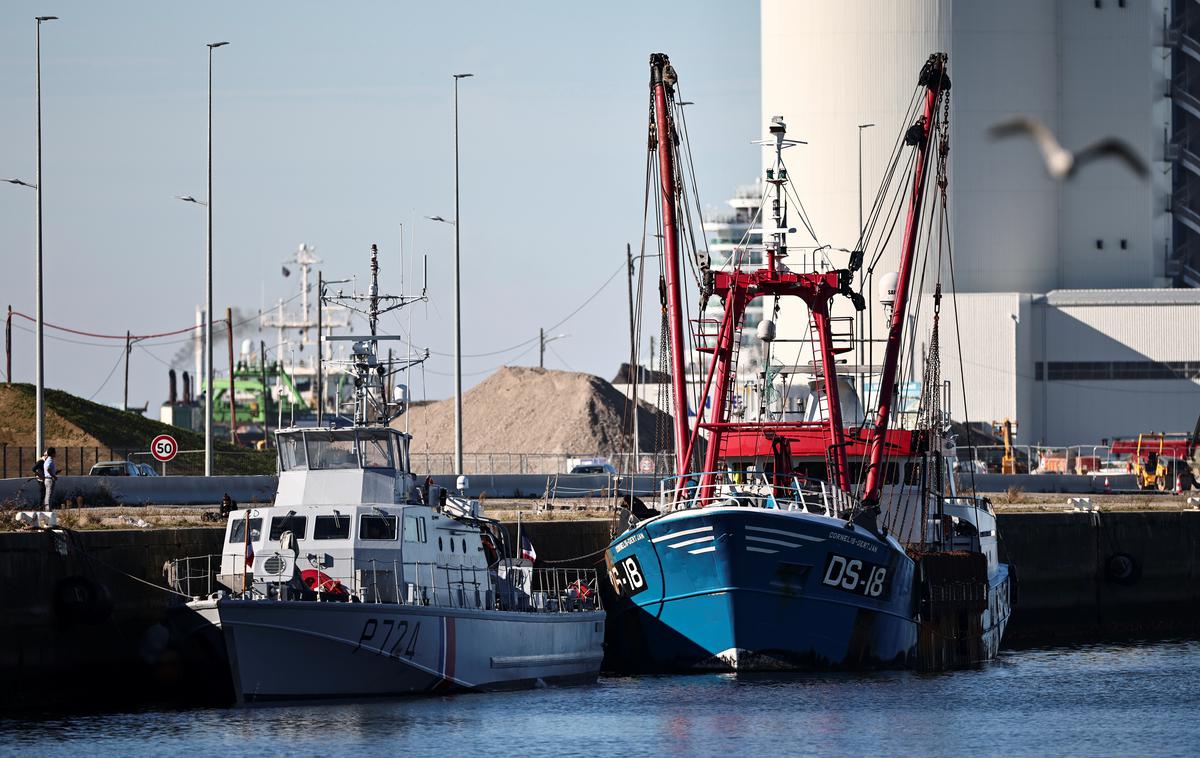 Ribiči Francija | Francija je napovedala blokado britanskih ribiških čolnov, če do 2. novembra ne dosežejo dogovora.  | Foto Reuters