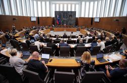 Poslanci zavrnili zakonski predlog za omejitev števila županskih mandatov