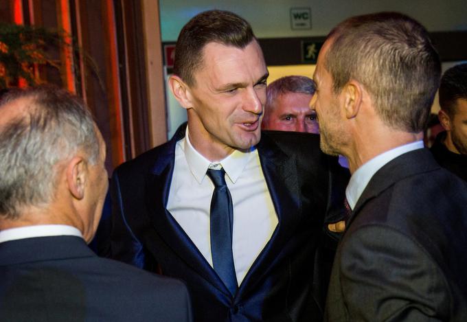 S predsednikom Uefe je pokramljal tudi Milivoje Novaković, ki je letos sodeloval s člansko reprezentanco kot posebna vez med igralci in strokovnim vodstvom. | Foto: Vid Ponikvar