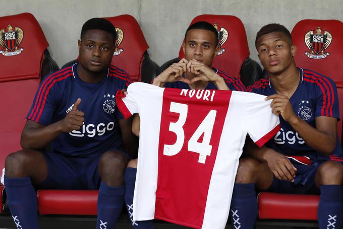 Nanj so se med tekmami spomnili tudi soigralci pri Ajaxu. | Foto: Getty Images