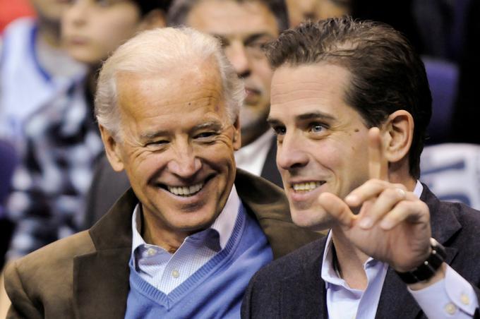 Ameriški predsedniški kandidat Joe Biden in njegov sin Hunter | Foto: Reuters