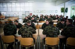 Slovenski vojaki kot "novodobni sužnji", ki se odločajo za osebni stečaj (video)