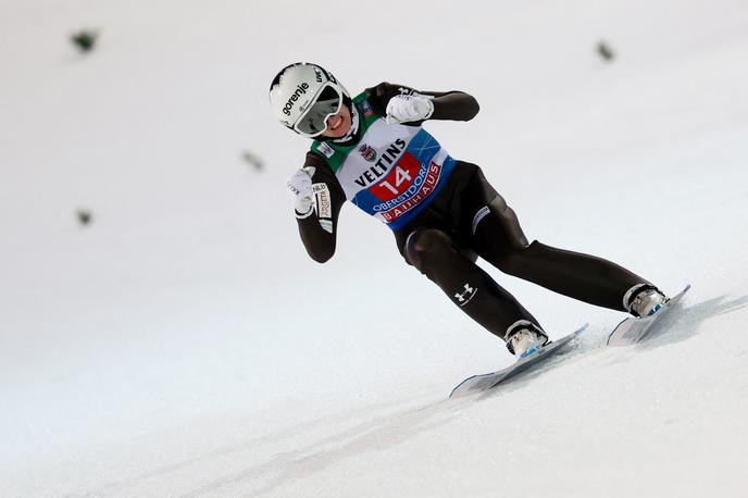 Lovro Kos Oberstdorf | Lovro Kos je bil po prvi seriji tretji, v finalu pa je s skokom, dolgim 139,5 metra, pridobival mesto za mestom. | Foto Reuters