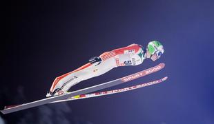 Slovenski mladinski skakalni olimpijski prvak odkriva nove dimenzije