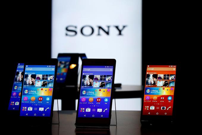 Sony Xperia X Performance je najzmogljivejši predstavnik novega portfelja Sonyjevih pametnih telefonov, ki med drugim vključuje tudi Xperio X in Xperio XA. | Foto: Reuters