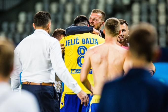Junak Kopra je postal Hrvat Ivan Borna Jelić Balta, ki je v 84. minuti znižal zaostanek na 2:3. | Foto: Grega Valančič/Sportida
