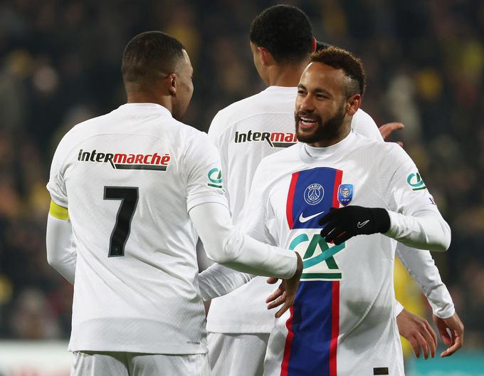 Do visoke zmage s 7:0 je z zadetkom pomagal Parižanom tudi Brazilec Neymar. | Foto: Reuters