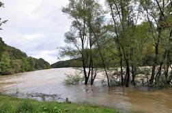 V Sloveniji naraščajo reke