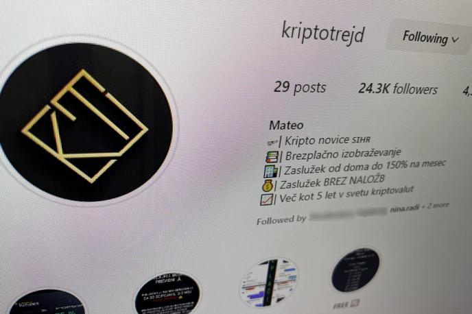 Kriptotrejd | Profil @kriptotrejd ima na Instagramu več kot 24 tisoč sledilcev, čeprav je na platformi aktiven zelo kratek čas. To je najverjetneje posledica tega, da je oseba v ozadju kupila in preimenovala obstoječi profil z veliko sledilci. @kriptotrejd je pred šestimi tedni enemu od slovenskih uporabnikov Instagrama, ki ima več kot 50 tisoč sledilcev, namreč poslal ponudbo za odkup njegovega profila. | Foto Matic Tomšič
