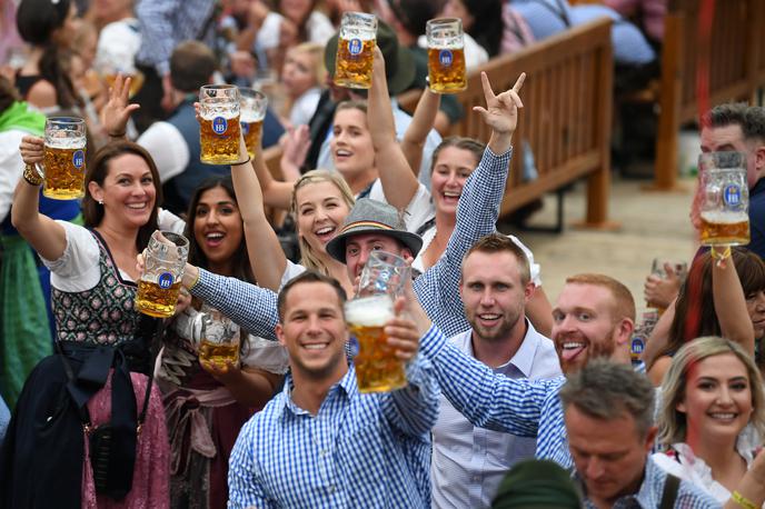 Oktoberfest | Na letošnjem Oktoberfestu so spili kar 7,3 milijona litrskih vrčkov piva. | Foto Reuters