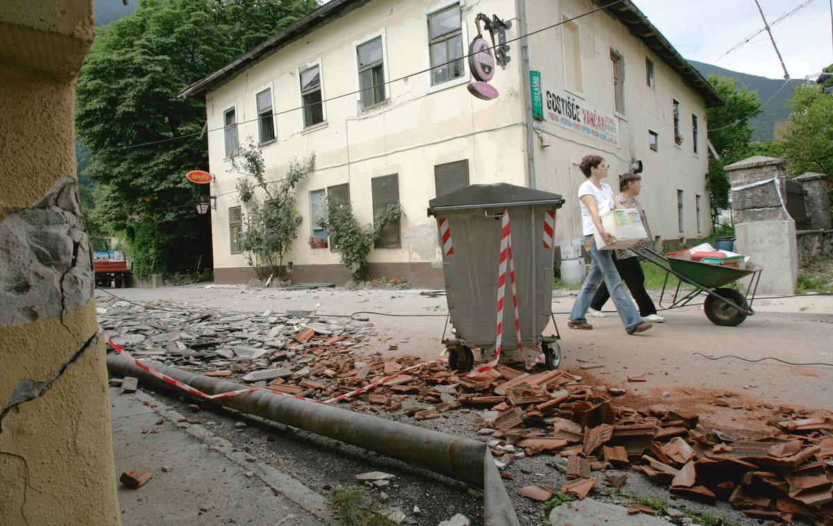 Potres v Posočju leta 2004 | Foto STA