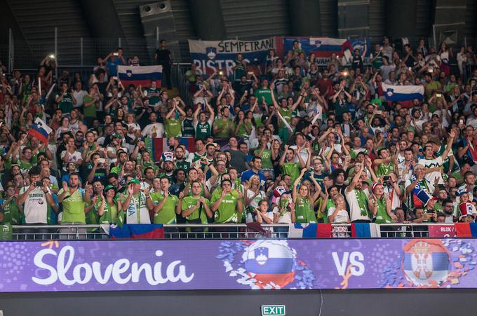 Sedem tisoč slovenskih navijačev se je veselilo zgodovinskega trenutka. | Foto: Vid Ponikvar