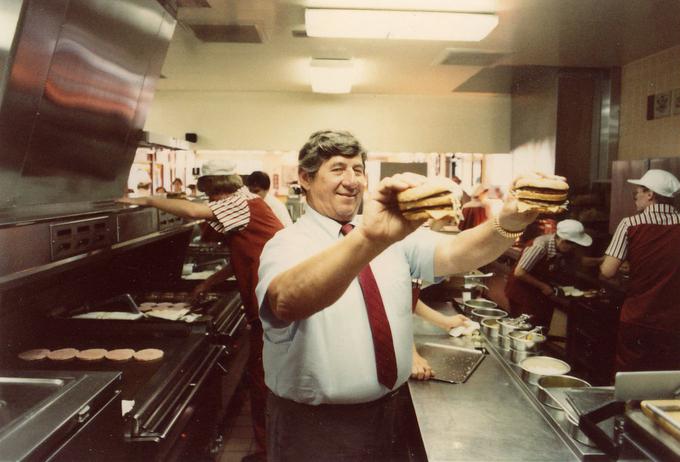 Delligatti je Big Mace začel prodajati leta 1967, leto pozneje so že bili v ponudbi vseh ameriških McDonald'sov. | Foto: McDonald's