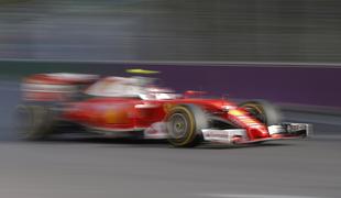 Ferrari brutalne moči motorja ne zna spraviti na stezo
