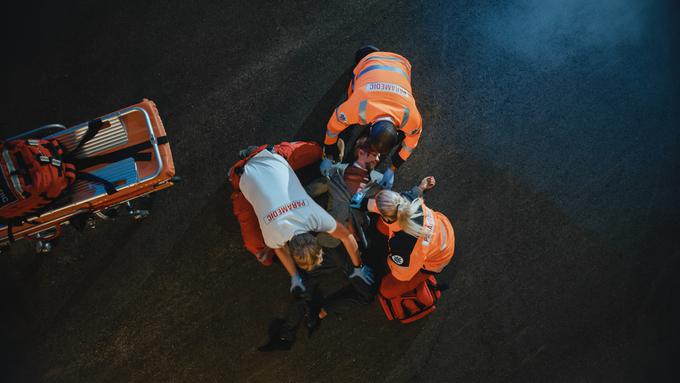 Reševalci morajo za uspešno delo dobro poznati opremo, s katero delajo. | Foto: Shutterstock