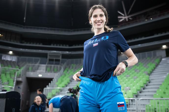 slovenska ženska košarkarska reprezentance, Eva Lisec | Eva Lisec se veseli domačega EuroBasketa. | Foto Vid Ponikvar/Sportida