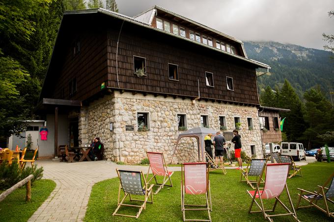 Dom nosi ime po Janezu Vajkardu Valvasorju (1641-1693), piscu, tiskarju in izdajatelju pomembnih del za slovensko kulturo, tudi obsežne topografije Slava vojvodine Kranjske.  | Foto: Žiga Zupan/Sportida