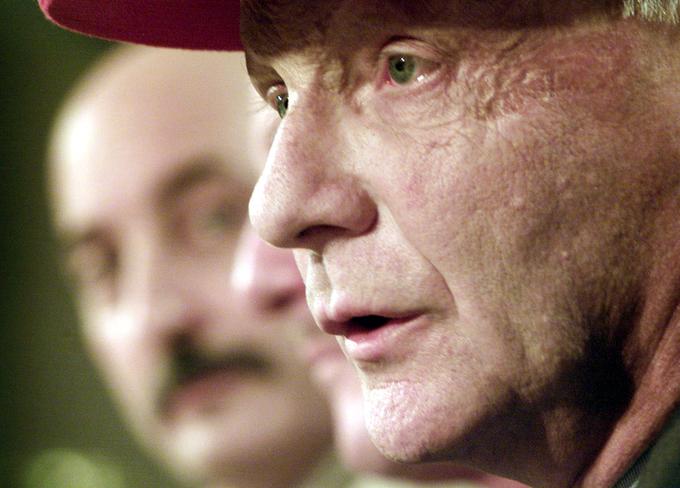 Niki Lauda je moral pred 40 leti priznati premoč velikemu tekmecu Jamesu Huntu. | Foto: Reuters