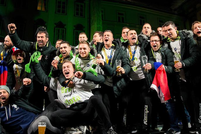 slovenski rokometaši sprejem | Slovenski rokometaši so na svetovnem prvenstvu leta 2017 v Franciji osvojili bronasto odličje. | Foto Vid Ponikvar