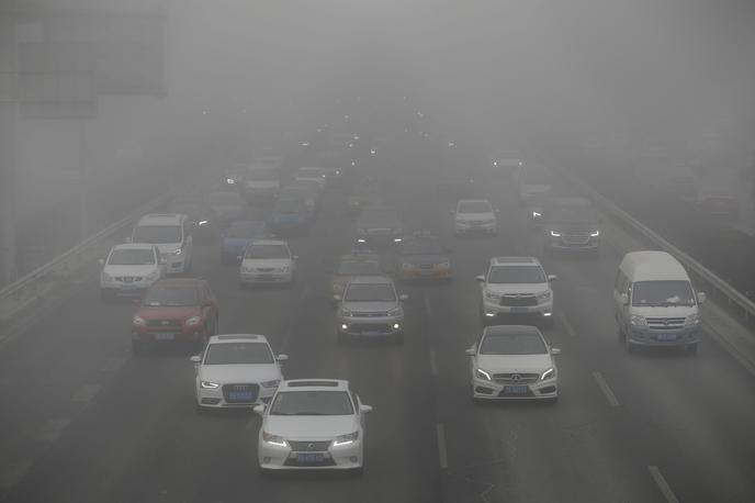 Kitajska promet smog |  Avstrijsko predsedstvo je še vedno odločeno, da dogovor doseže nocoj. Köstingerjeva je v večerni javni razpravi znova pozvala k prožnosti in napovedala nova prizadevanja za izboljšanje kompromisa. | Foto Reuters