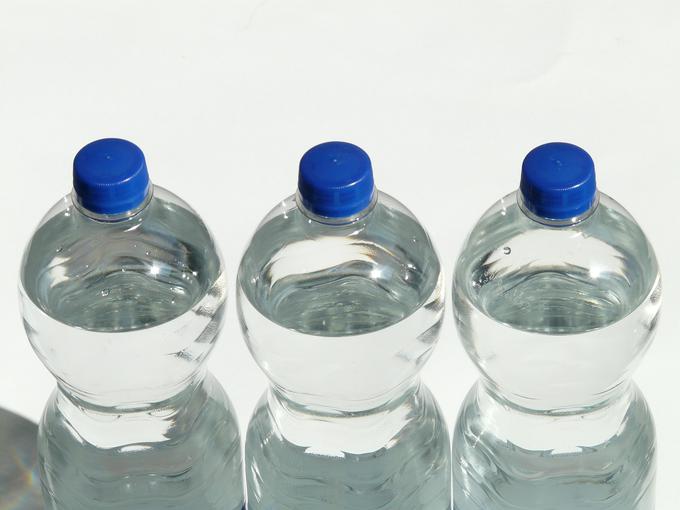 "Raje ne pomislim na to, koliko pijače sem že izpil iz teh plastenk." | Foto: Pixabay