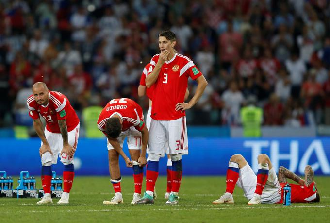 Rusija je na zadnjem SP izpadla v četrtfinalu po izvajanju kazenskih strelov proti poznejši podprvakinji Hrvaški. | Foto: Reuters