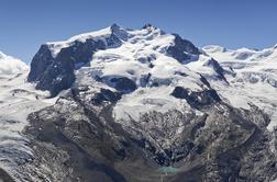V Alpah zmrznili dve plezalki