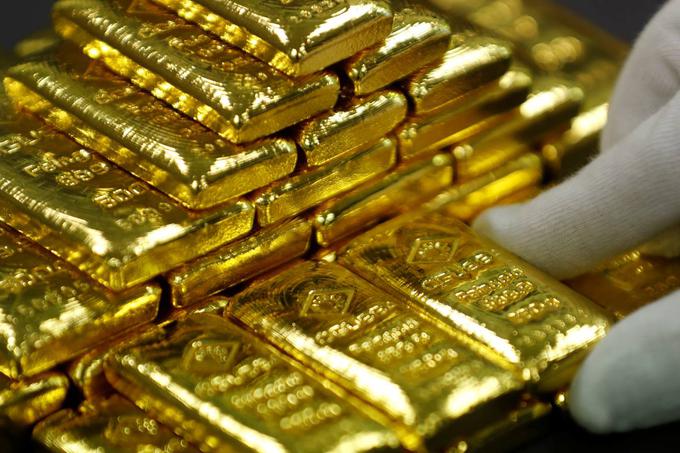 4.000 ton zlata bi danes predstavljalo 7,36 odstotka vseh svetovnih zalog dragocene kovine, ki smo jih izrudarili do zdaj. Po oceni spletnega portala gold.org svetovna zaloga zlata znaša okrog 190.000 ton, skoraj polovica pa je predelanega v nakit.  | Foto: Reuters