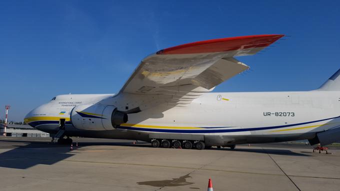 Letalo je namenjeno prevozu tovorov največjih dimenzij. | Foto: Gregor Pavšič