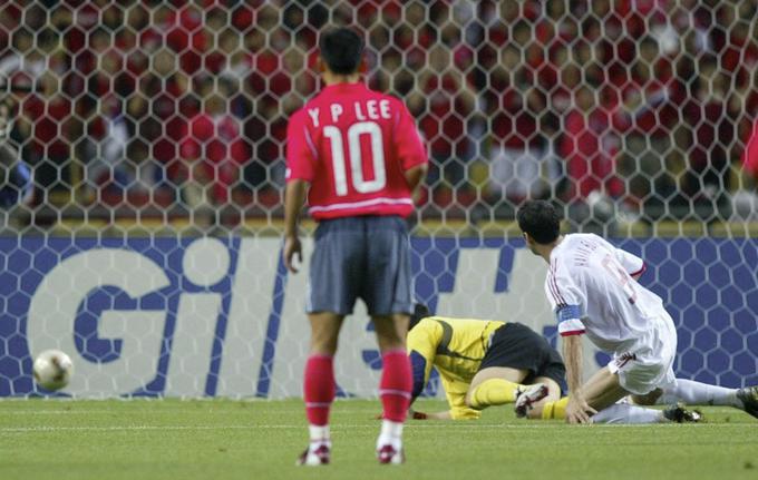 V tekmi za bron na svetovnem prvenstvu 2002 je dosegel najhitrejši gol v zgodovini tekmovanj. | Foto: Getty Images