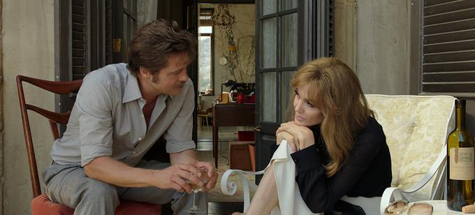 Brad in Angelina sta upodobila par, ki skuša rešiti krizo v zakonu. | Foto: IMDb