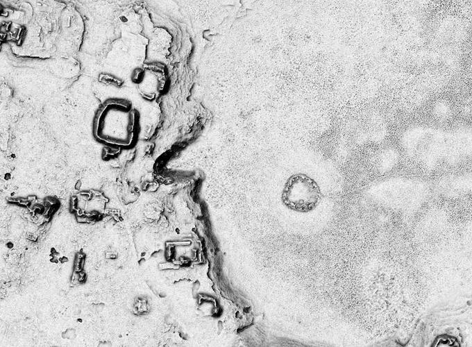 Z letalskim laserskim skeniranjem (LiDAR), ki zazna in prepozna arheološke ostanke tudi pod zavetjem gostega rastja, so Šprajc in njegovi sodelavci že preiskali skoraj 200 kvadratnih kilometrov biosfere. | Foto: Ivan Šprajc