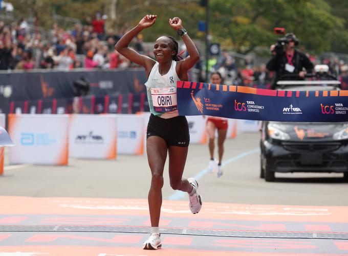 Hellen Obiri je bila po Bostonu letos najhitrejša tudi na newyorškem spektaklu. | Foto: Reuters