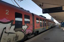 Ustavljen železniški promet med Jesenicami in Ljubljano