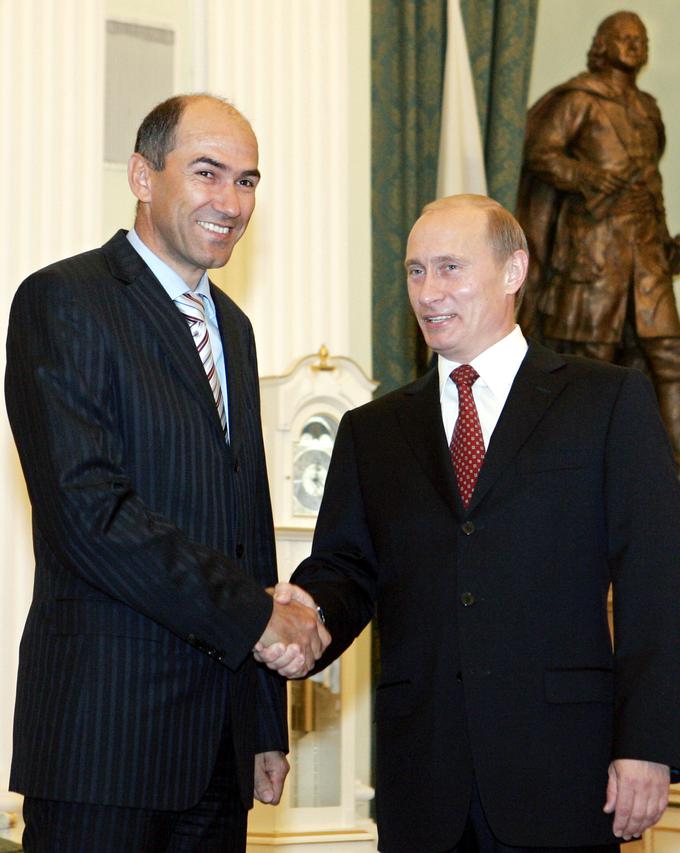Intenzivnejše politične odnose sta začeli Slovenija in Rusija plesti šele v času prve vlade Janeza Janše, ki je leta 2006 obiskal Moskvo.  | Foto: Reuters