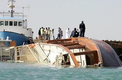 Ob obalah Mjanmara se je potopila ladja z 200 potniki