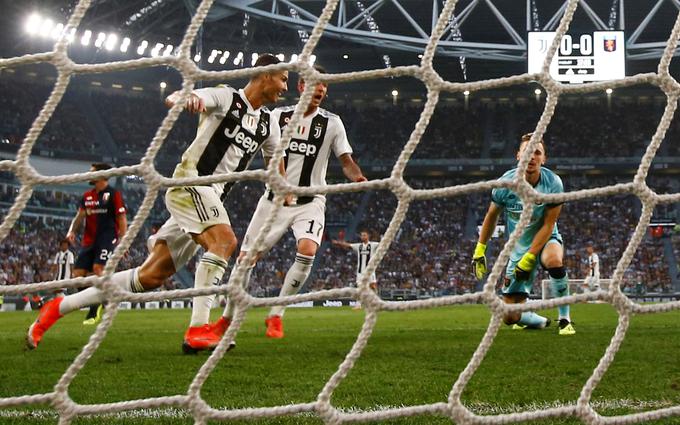 Ronaldo se je proti Mourinhu kot tekmecu pomeril že 14-krat. | Foto: Reuters